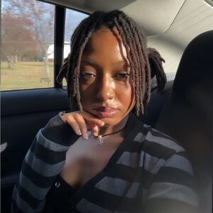 Meet your Posher, Chloe